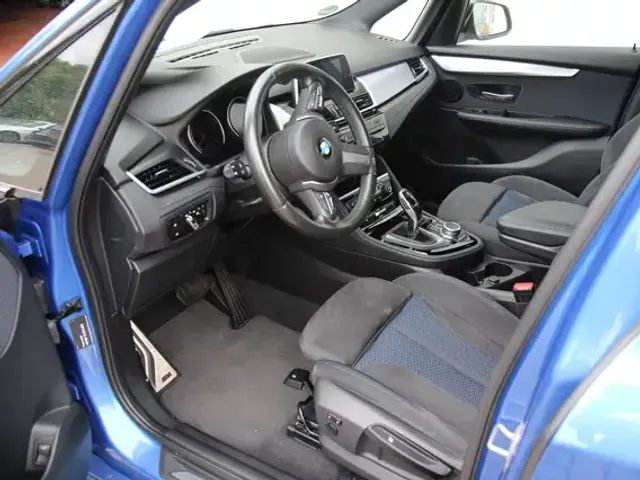 BMW 220