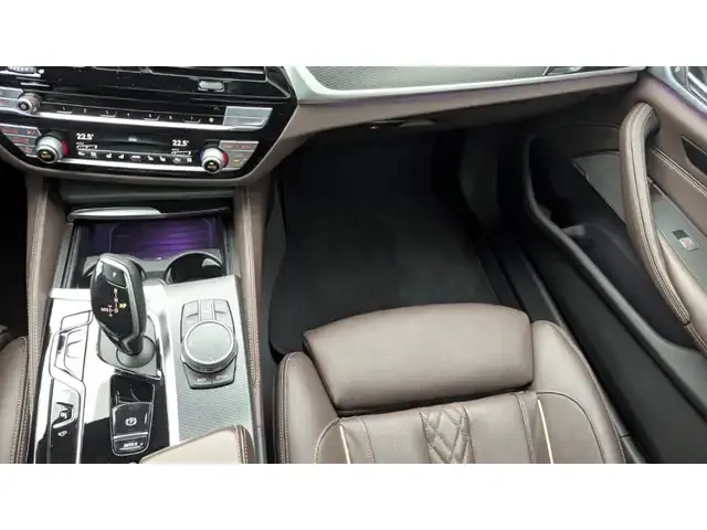 BMW 530