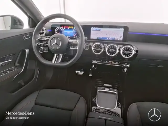 Mercedes-Benz A 220