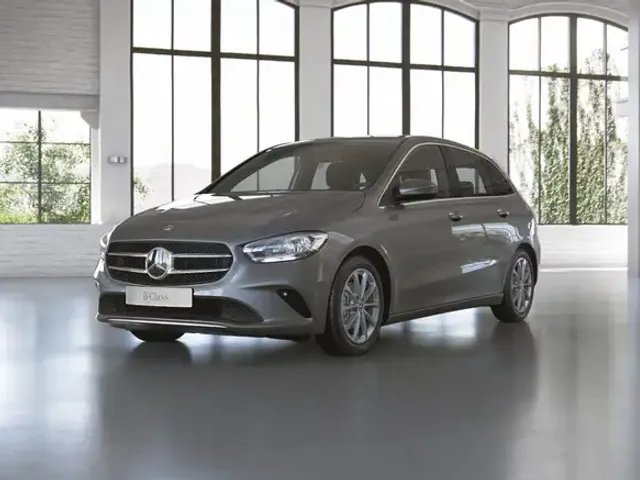 Mercedes-Benz B 180