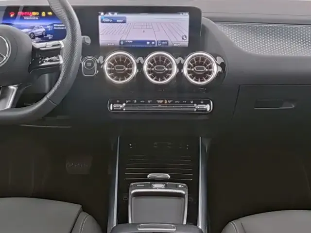 Mercedes-Benz EQA 300