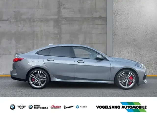 BMW 235