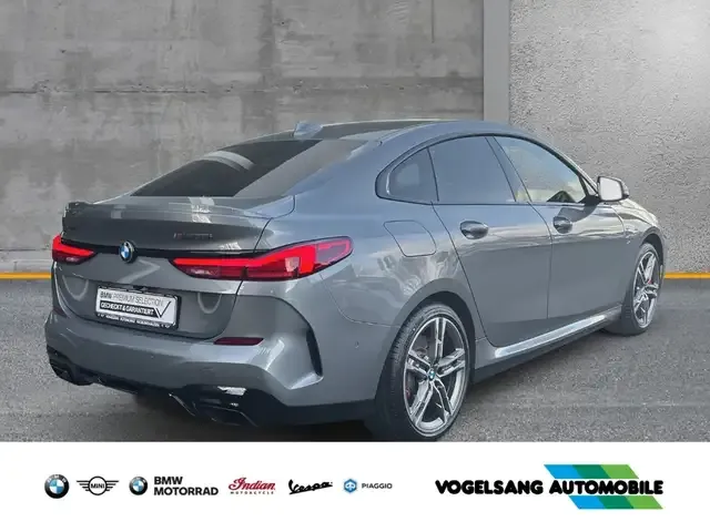 BMW 235