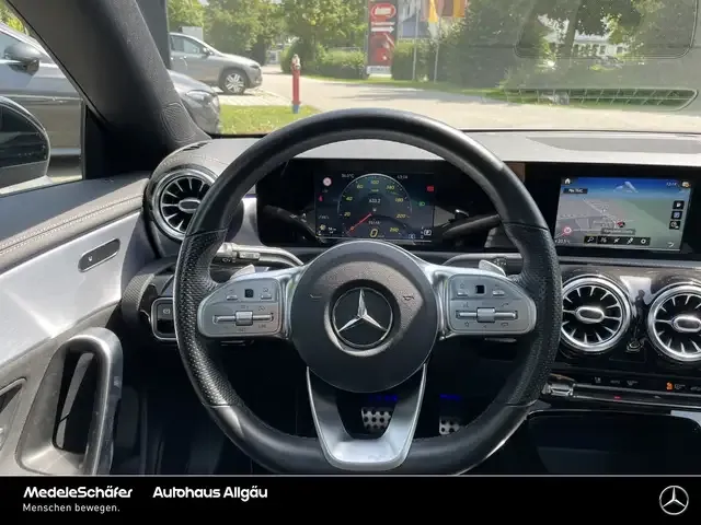 Mercedes-Benz CLA 180