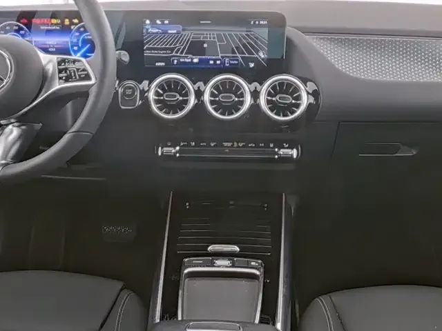 Mercedes-Benz EQA 300