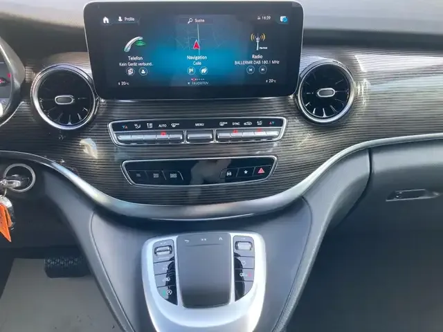 Mercedes-Benz V 250