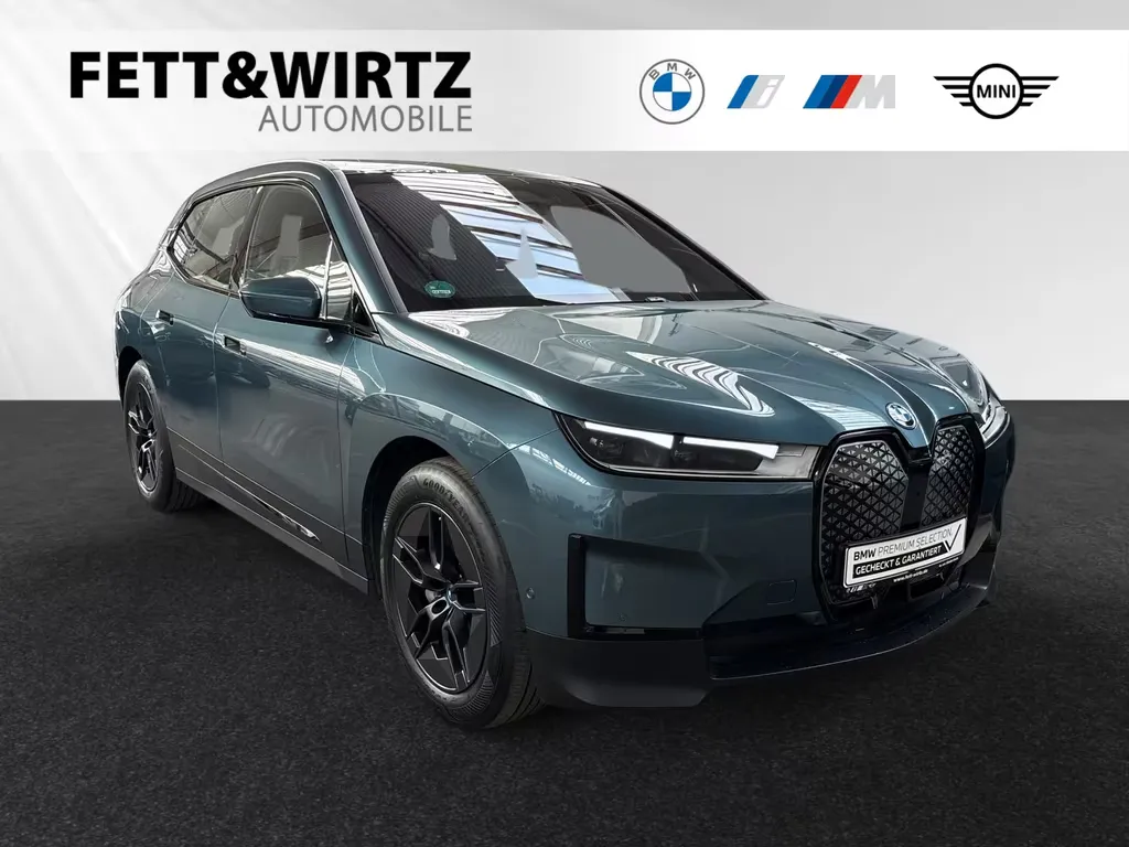 BMW iX