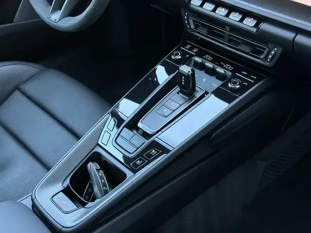 Porsche 992