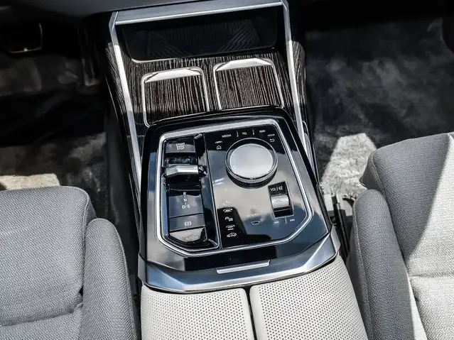 BMW 740