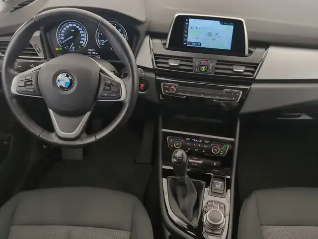 BMW 218