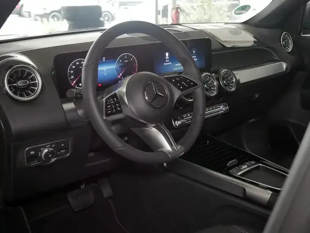 Mercedes-Benz GLB 200