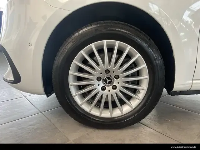 Mercedes-Benz V 250