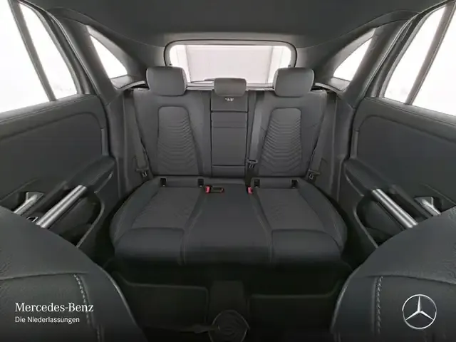Mercedes-Benz EQA 300
