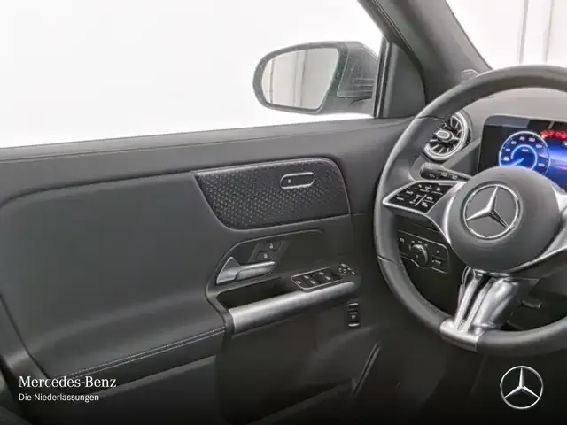Mercedes-Benz EQA 300