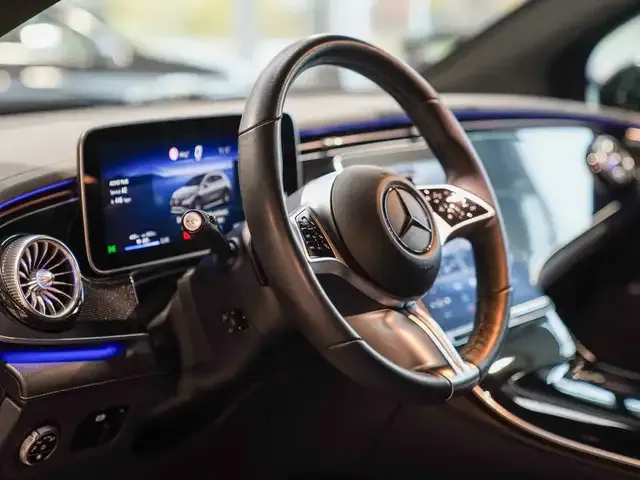 Mercedes-Benz EQE 300