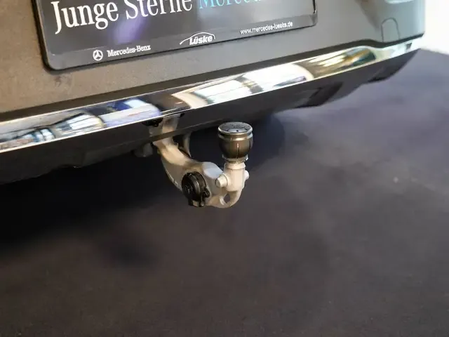 Mercedes-Benz EQE 300