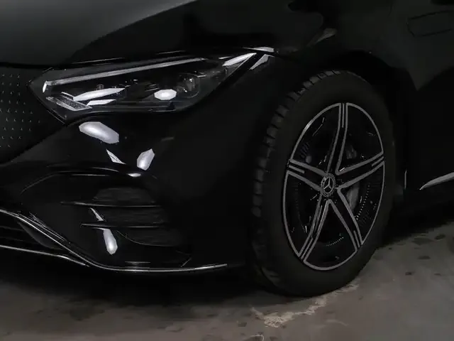 Mercedes-Benz EQE 300