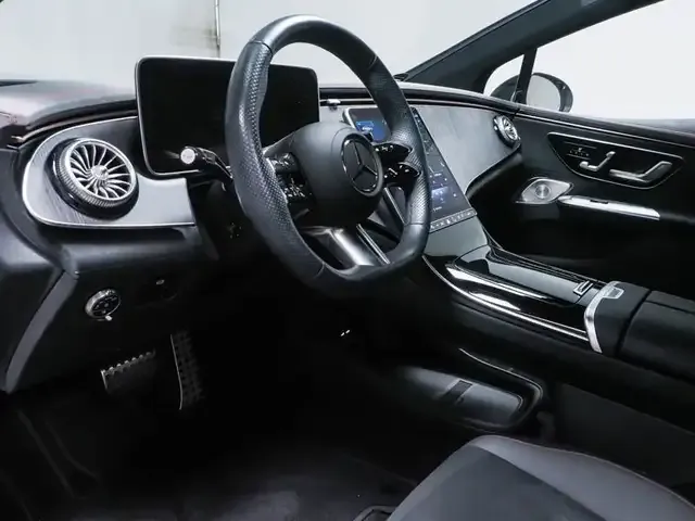 Mercedes-Benz EQE 300