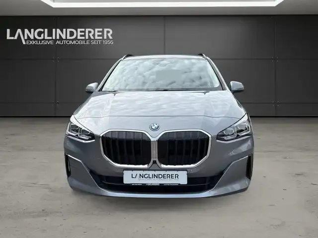BMW 225