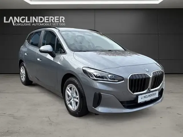 BMW 225