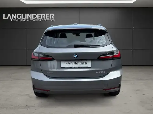 BMW 225