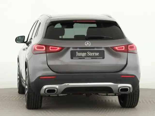 Mercedes-Benz GLA 200