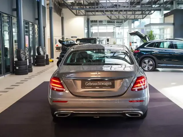 Mercedes-Benz E 200