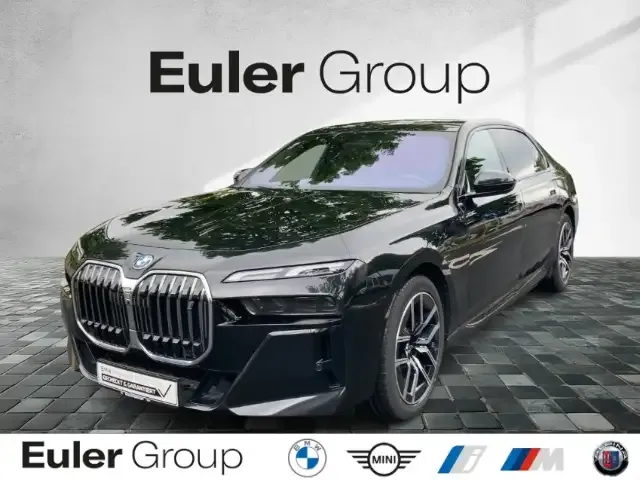 BMW i7