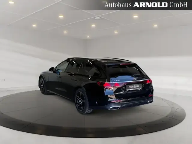 Mercedes-Benz E 200