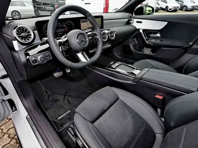 Mercedes-Benz CLA 180