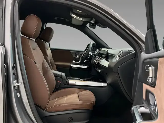 Mercedes-Benz GLB 220