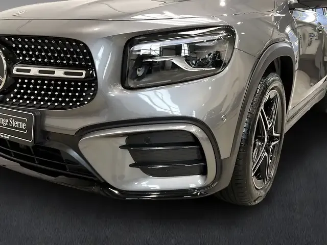 Mercedes-Benz GLB 220