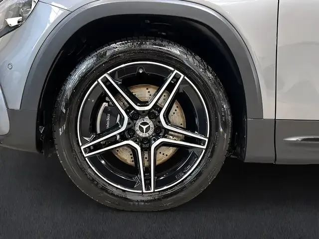 Mercedes-Benz GLB 220