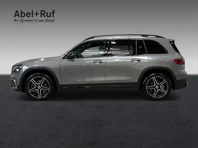 Mercedes-Benz GLB 220
