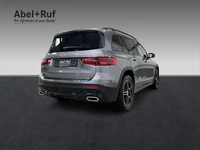 Mercedes-Benz GLB 220