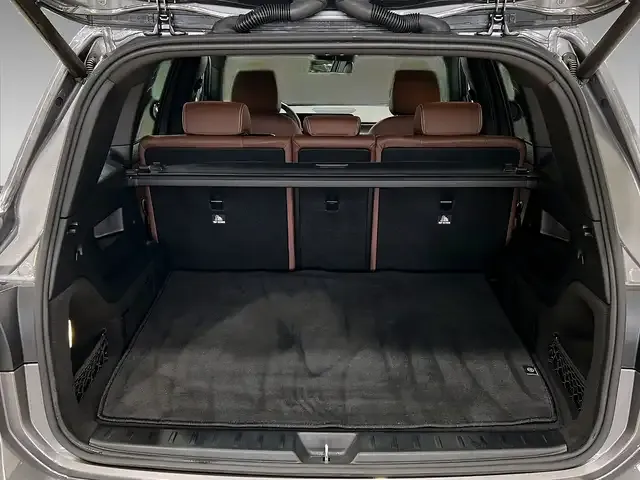 Mercedes-Benz GLB 220