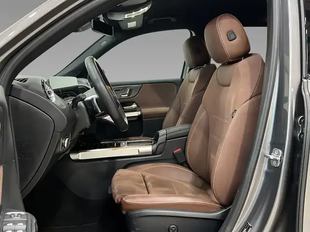 Mercedes-Benz GLB 220