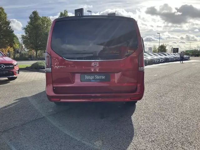 Mercedes-Benz V 220