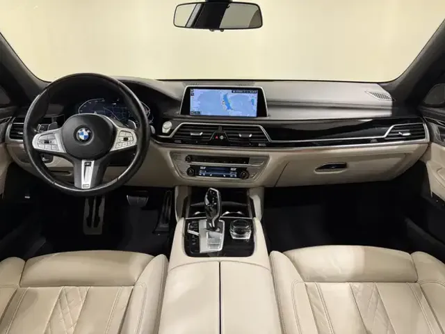 BMW 750