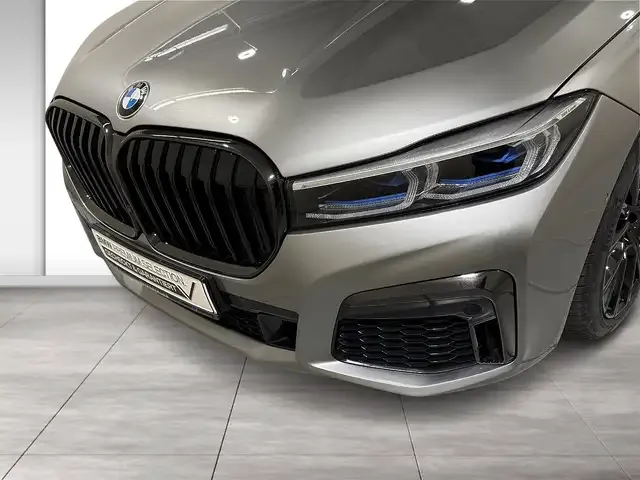 BMW 750
