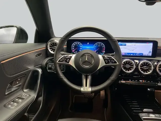 Mercedes-Benz CLA 200