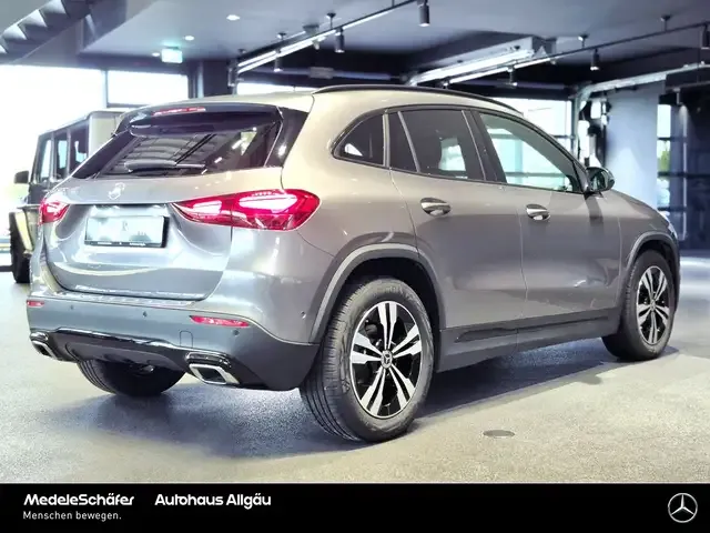 Mercedes-Benz GLA 200