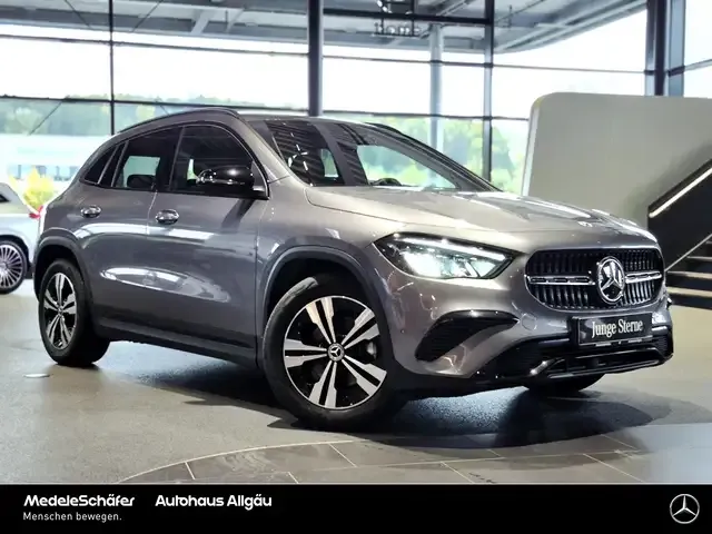 Mercedes-Benz GLA 200
