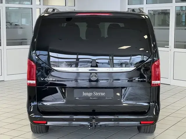 Mercedes-Benz V 250