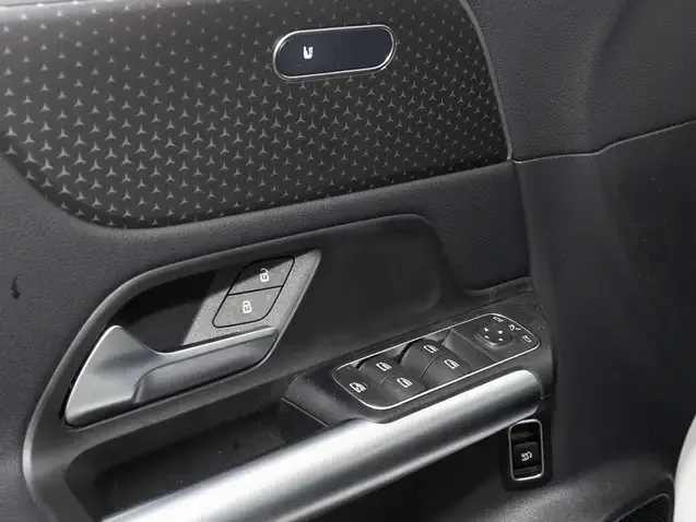 Mercedes-Benz Sonstiges