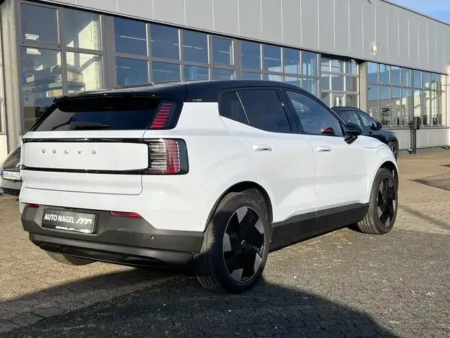 Volvo EX30
