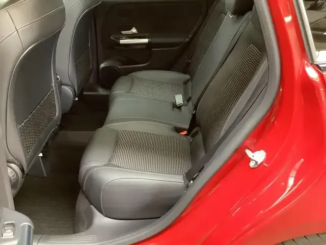 Mercedes-Benz B 220