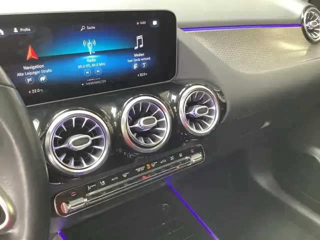 Mercedes-Benz B 220