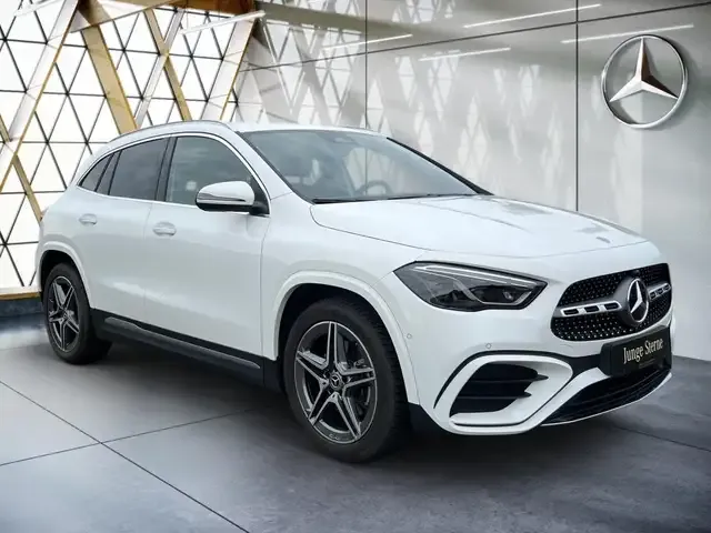 Mercedes-Benz GLA 200