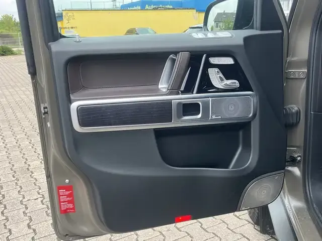 Mercedes-Benz G 400